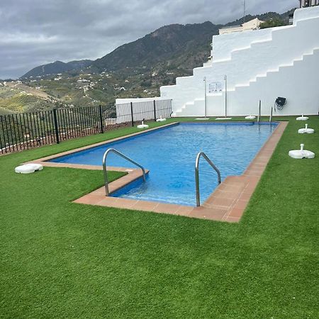 Atico Con Increibles Vistas A Las Montanas Y Mar Frigiliana Ngoại thất bức ảnh