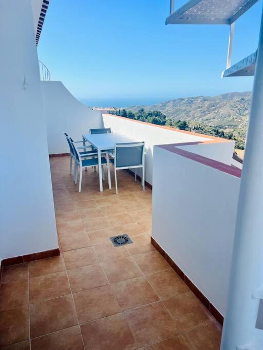 Atico Con Increibles Vistas A Las Montanas Y Mar Frigiliana Ngoại thất bức ảnh