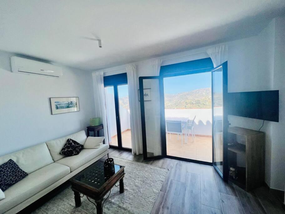 Atico Con Increibles Vistas A Las Montanas Y Mar Frigiliana Ngoại thất bức ảnh